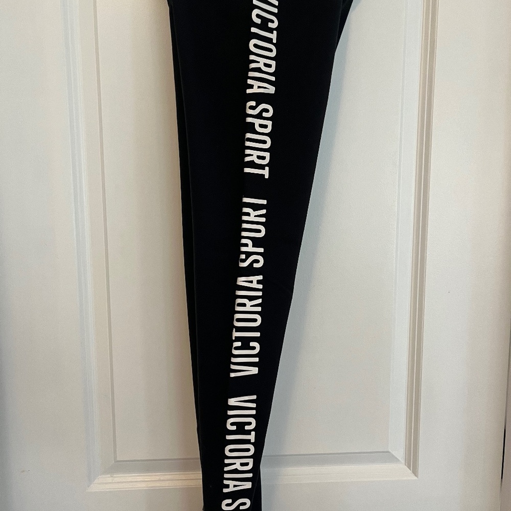 Victoria’s Secret sport leggings